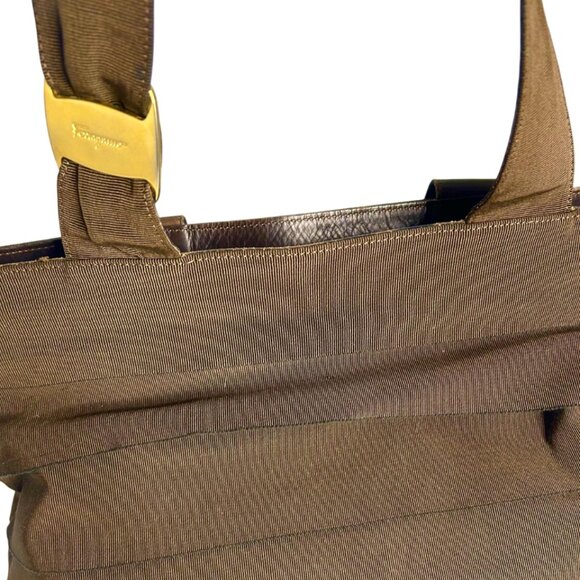 💎✨STUNNING✨💎AUTHENTIC Ferragamo Vara Tote bag - Picture 4 of 15